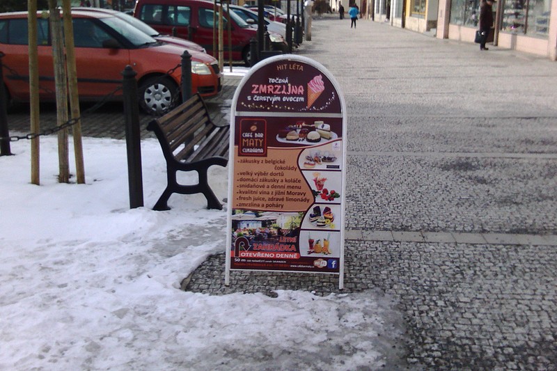 Reklama na chodníku aneb Jak dostat zákazníky dovnitř